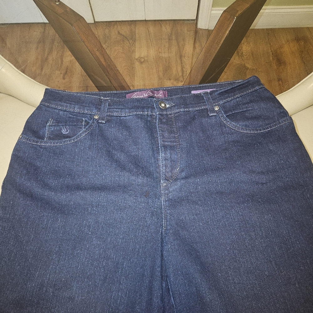 Size 12 Gloria Vanderbilt Amanda Dark Jeans